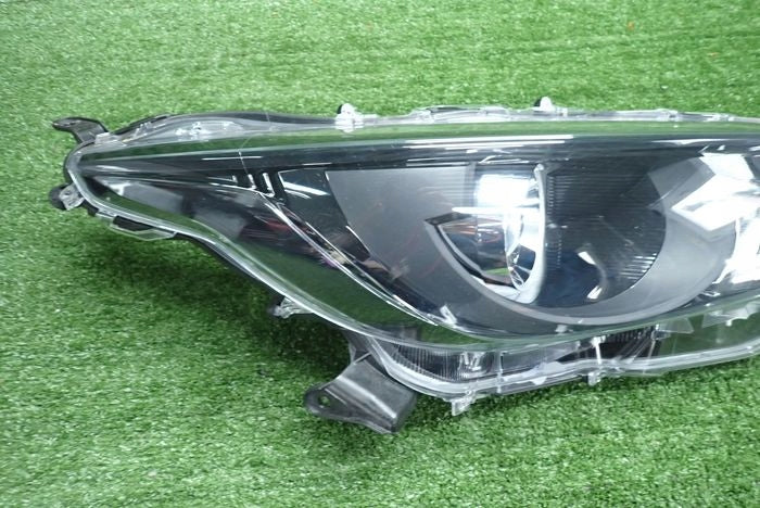 Frontscheinwerfer Toyota Yaris Rechts Scheinwerfer Headlight SCH4964728994gi