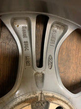 Laden Sie das Bild in den Galerie-Viewer, 1x Alufelge 17 Zoll 7.0&quot; 5x108 50ET JX7C-F1A Ford Focus Rim Wheel