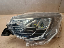 Laden Sie das Bild in den Galerie-Viewer, Frontscheinwerfer Peugeot 2008 208 II 9833036380 LED Links Headlight SCH6682797792id