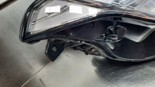 Laden Sie das Bild in den Galerie-Viewer, Frontscheinwerfer Volvo Xc90 II 13122024 Rechts Scheinwerfer Headlight