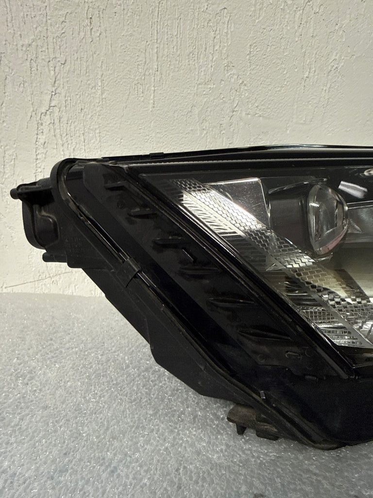Frontscheinwerfer Skoda Octavia IV 5E4941016A Rechts Scheinwerfer Headlight SCH7073231301wo