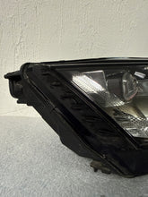 Laden Sie das Bild in den Galerie-Viewer, Frontscheinwerfer Skoda Octavia IV 5E4941016A Rechts Scheinwerfer Headlight SCH7073231301wo