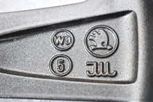 Laden Sie das Bild in den Galerie-Viewer, 1x Alufelge 16 Zoll 7.0&quot; 5x100 46ET 6V0601025J 6V0601025G MAD-AR81 Mg Rim Wheel