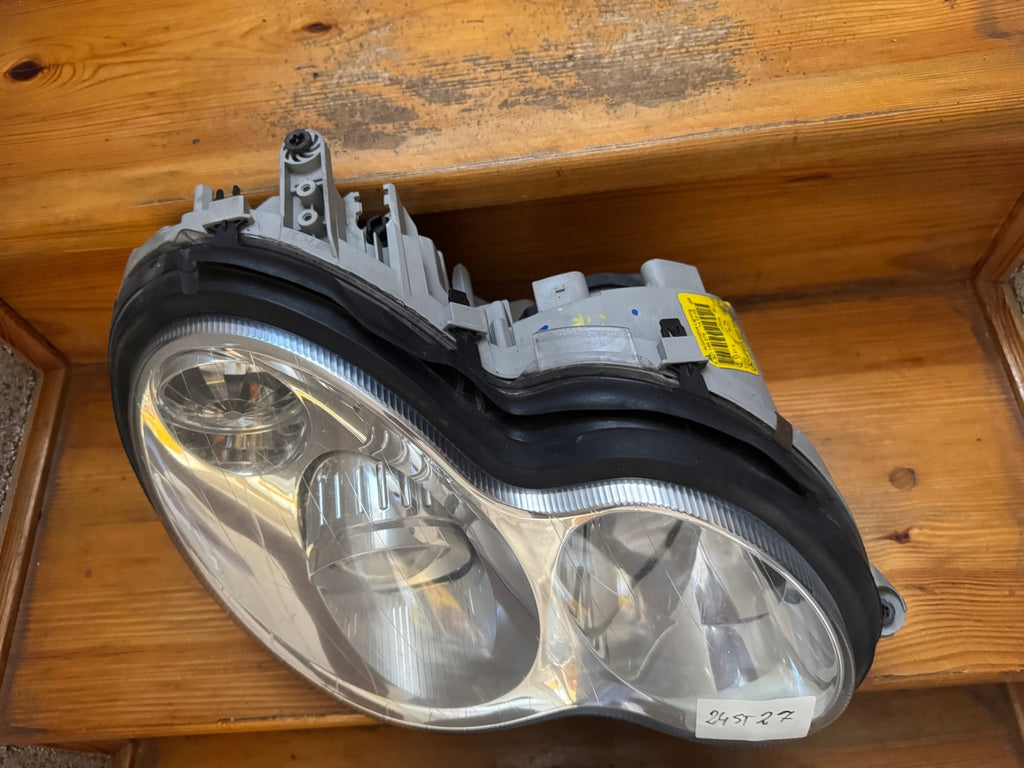 Frontscheinwerfer Mercedes-Benz W204 Ein Satz Scheinwerfer Headlight SCH3551893077om