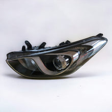 Load image into Gallery viewer, Frontscheinwerfer Hyundai I30 II 92101-A6020 Links Scheinwerfer Headlight