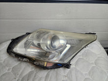Load image into Gallery viewer, Frontscheinwerfer Toyota Avensis 81158-05310 Links Scheinwerfer Headlight SCH2775209796db
