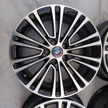 Laden Sie das Bild in den Galerie-Viewer, 4x Alufelge 18 Zoll 8.0" 5x112 30ET Glanz Schwarz 6863420 BMW 5 G31 G30 Mg FEL9768946013vw