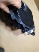 Laden Sie das Bild in den Galerie-Viewer, Frontscheinwerfer Opel Mokka 9847939680 LED Links Scheinwerfer Headlight SCH8402744499zn