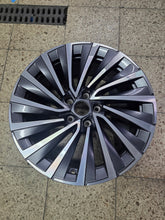 Load image into Gallery viewer, 1x Alufelge 18 Zoll 8.0" 5x112 44ET 3P0601025F Skoda Superb I Rim Wheel FEL5586377985ks