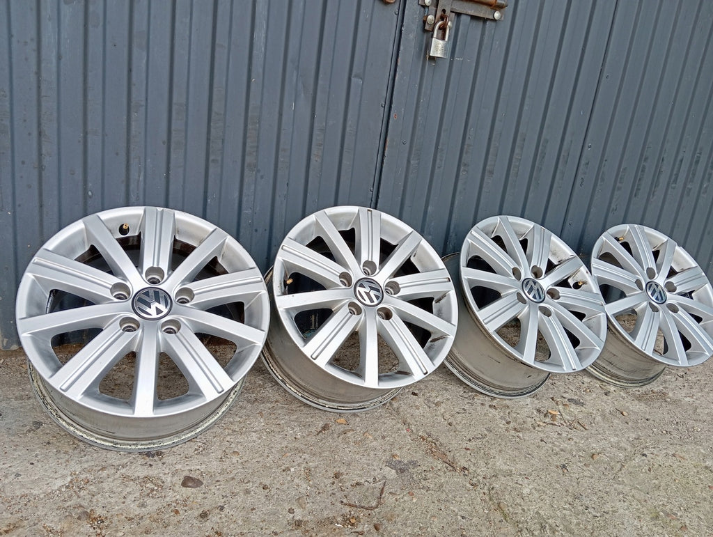4x Alufelge 15 Zoll 6.5" 5x112 50ET Glanz Silber 5K0601025J Seat Touran