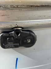 Load image into Gallery viewer, 1x Alufelge 17 Zoll 7.0" 5x114.3 Nissan Juke F15 Rim Wheel FEL9467212710vb
