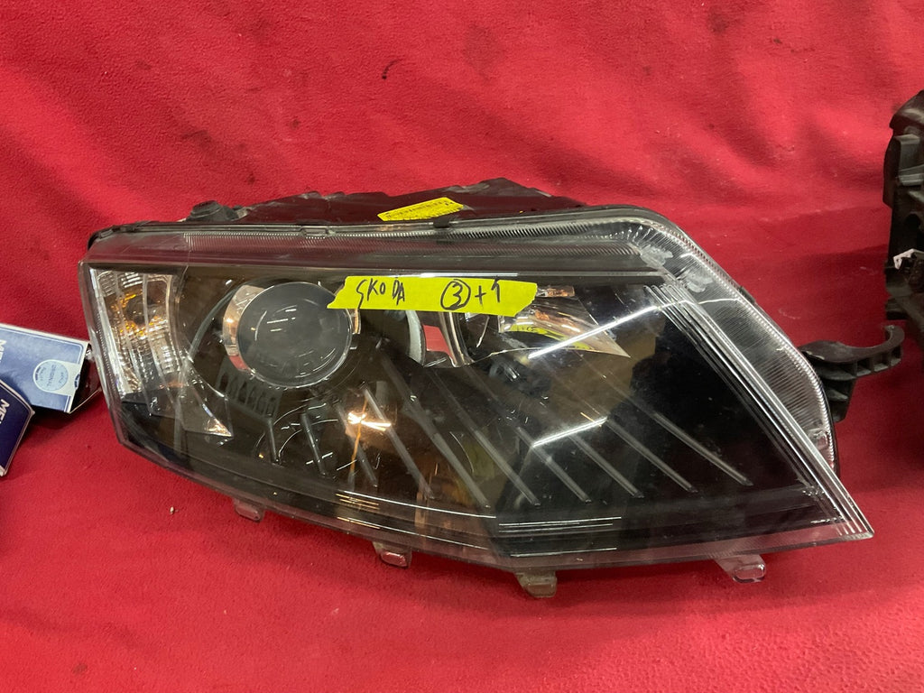 Frontscheinwerfer Skoda Octavia III 5E1941016B 5E1941015B Xenon Ein Satz SCH1531620766mg