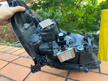 Laden Sie das Bild in den Galerie-Viewer, Frontscheinwerfer Honda Crv Cr-V Xenon Links Scheinwerfer Headlight