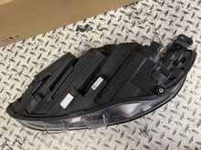 Laden Sie das Bild in den Galerie-Viewer, Frontscheinwerfer Ford Focus MX7B-13E014-ED Rechts Scheinwerfer Headlight SCH6570702396ci