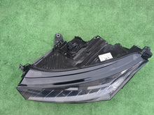 Laden Sie das Bild in den Galerie-Viewer, Frontscheinwerfer Skoda Enyaq 5LB941015H Links Scheinwerfer Headlight SCH3526552622gl