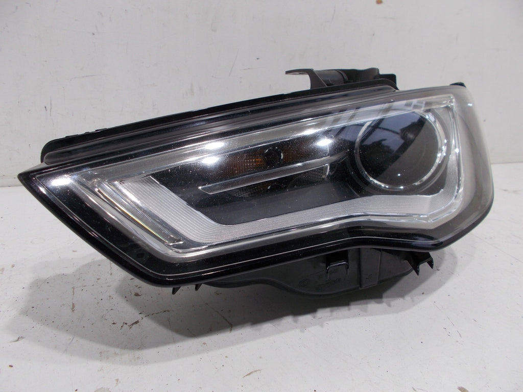 Frontscheinwerfer Audi A3 8V0941005 1EL010740-21 Xenon Links Headlight