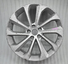 Laden Sie das Bild in den Galerie-Viewer, 1x Alufelge 19 Zoll 8.5&quot; 5x108 55ET Matt Silber LX7M-1007-DA Jaguar Xe Xf