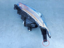 Laden Sie das Bild in den Galerie-Viewer, Frontscheinwerfer Mitsubishi L200 8301C738 Rechts Scheinwerfer Headlight