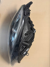Laden Sie das Bild in den Galerie-Viewer, Frontscheinwerfer Volvo V40 31283333 Rechts Scheinwerfer Headlight SCH3419985833dc