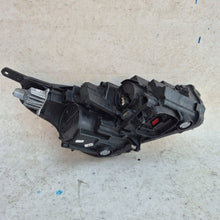 Laden Sie das Bild in den Galerie-Viewer, Frontscheinwerfer Opel Crossland X 39153431 Ein Stück (Rechts oder Links) SCH5734712892ed