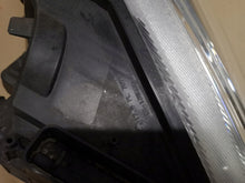 Laden Sie das Bild in den Galerie-Viewer, Frontscheinwerfer Ford Focus Links Scheinwerfer Headlight SCH1996099037tl