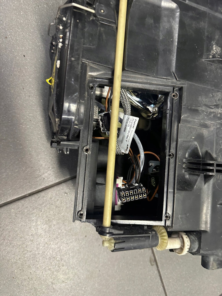 Frontscheinwerfer VW Touareg 7L6941016BK Xenon Rechts Scheinwerfer Headlight