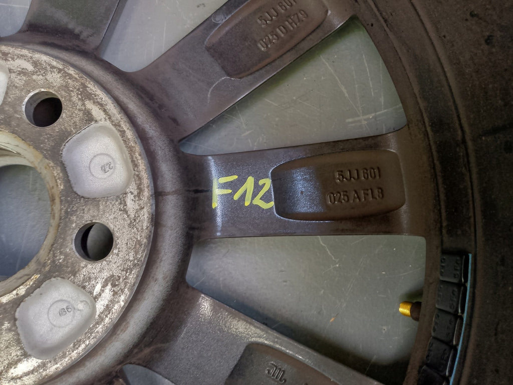 1x Alufelge 17 Zoll 7.0" 5x100 46ET 5JJ601025A Skoda Fabia Rapid Rim Wheel