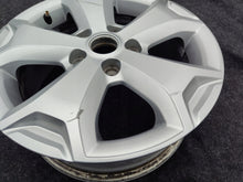 Load image into Gallery viewer, 1x Alufelge 16 Zoll 6.5" 5x114.3 50ET Glanz Silber 403006101R Dacia Duster FEL7968230229mj