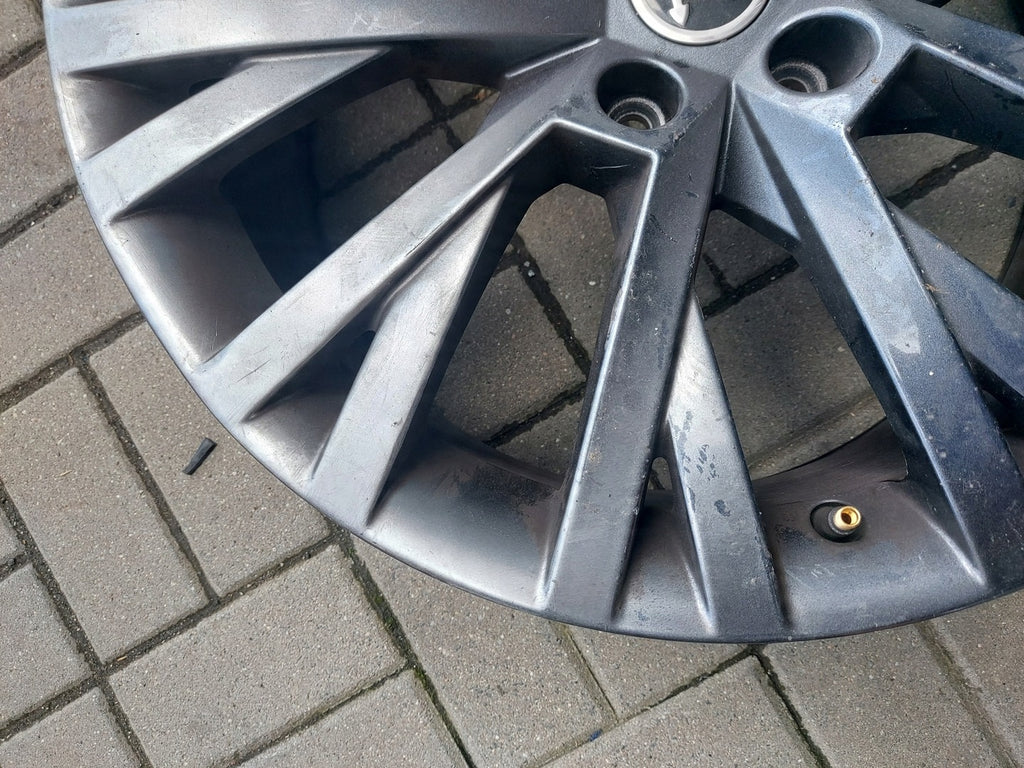 1x Alufelge 18 Zoll 8.0" 5x112 44ET 3V0601025AN Skoda Superb Iii Rim Wheel