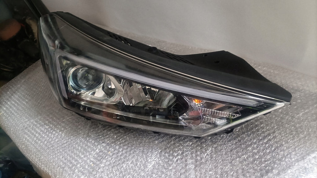 Frontscheinwerfer Hyundai Tucson 92102D7600 Rechts Scheinwerfer Headlight