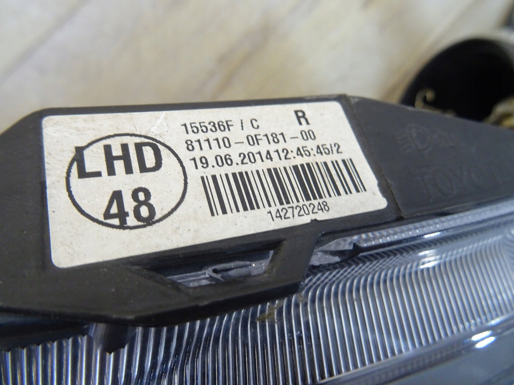 Frontscheinwerfer Toyota Verso 81110-0F181-00 Xenon Rechts Headlight SCH6190285987bp