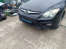 Laden Sie das Bild in den Galerie-Viewer, Frontscheinwerfer Hyundai I30 Kombi I KBI57807 Links Scheinwerfer Headlight SCH3412705764nx