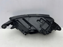 Laden Sie das Bild in den Galerie-Viewer, Frontscheinwerfer Skoda Fabia III 6V1941015D Full LED Links Headlight