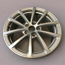 Load image into Gallery viewer, 1x Alufelge 17 Zoll 7.5&quot; 5x112 36ET Glanz Silber 4K0601025 Audi Rim Wheel