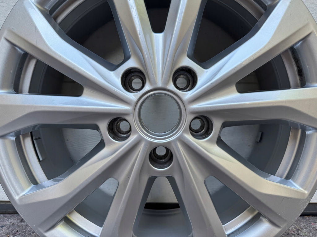 1x Alufelge 17 Zoll 6.5" 5x112 49ET 2K7601025A VW Passat Golf I Rim Wheel FEL4095892542hh