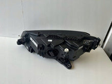 Laden Sie das Bild in den Galerie-Viewer, Frontscheinwerfer Skoda Superb III 3V1941016D Rechts Scheinwerfer Headlight