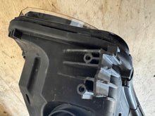 Load image into Gallery viewer, Frontscheinwerfer Audi A4 B9 8W0941005S1L LED Ein Stück (Rechts oder Links)