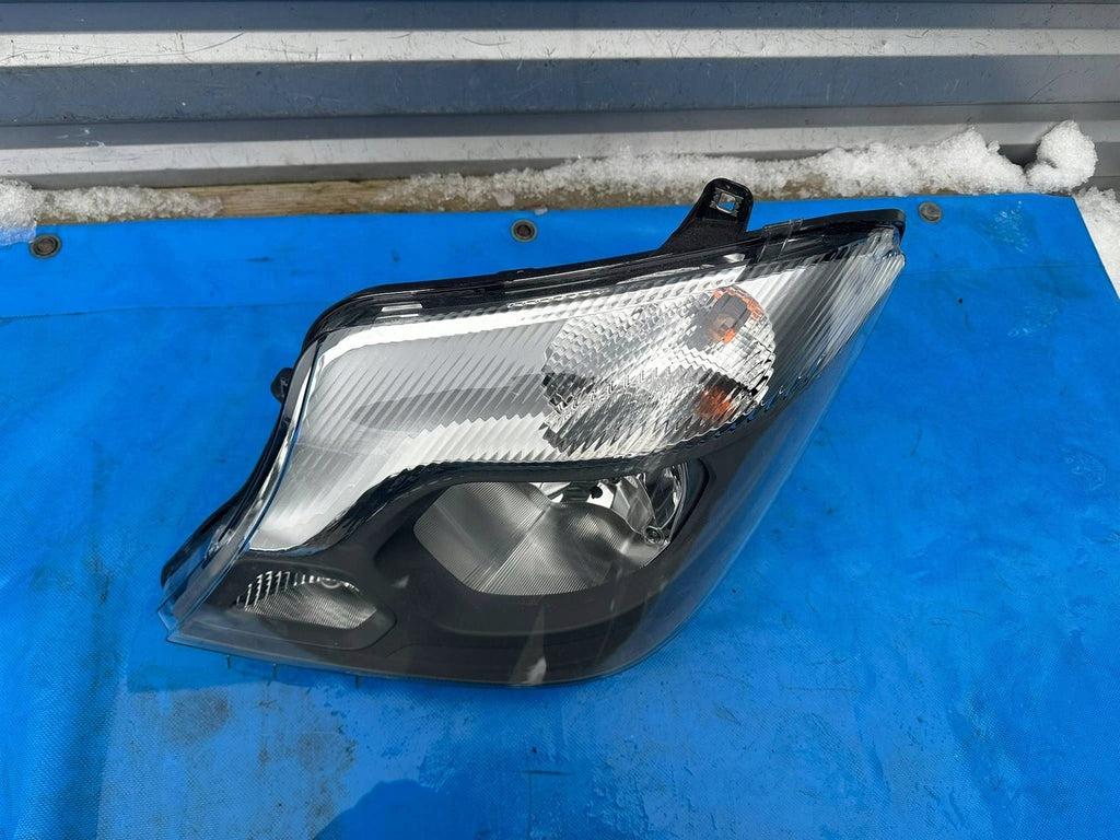 Frontscheinwerfer Mercedes-Benz Sprinter 906 A9068202361 Links Headlight SCH7375716455tt