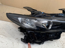 Laden Sie das Bild in den Galerie-Viewer, Frontscheinwerfer Mazda IV BCJH-51030 Rechts Scheinwerfer Headlight