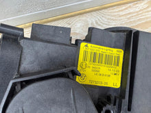 Load image into Gallery viewer, Frontscheinwerfer BMW E93 E92 7263052 7255724 7273203 Xenon Rechts oder Links SCH6246060117tb