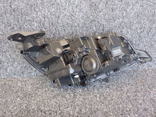 Laden Sie das Bild in den Galerie-Viewer, Frontscheinwerfer Peugeot 2008 II 208 Links Scheinwerfer Headlight