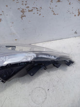 Laden Sie das Bild in den Galerie-Viewer, Frontscheinwerfer Mitsubishi Space Star 8301D445 Links Scheinwerfer Headlight