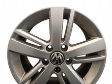 Laden Sie das Bild in den Galerie-Viewer, 1x Alufelge 16 Zoll 6.5" 5x112 50ET Glanz Silber 5C0601025AB VW Jetta I FEL3295732074wc
