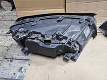 Laden Sie das Bild in den Galerie-Viewer, Frontscheinwerfer Volvo S80 II V70 I 8635078 Ein Stück (Rechts oder Links) SCH1646374345nv