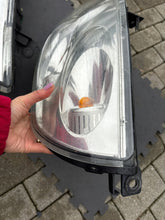 Laden Sie das Bild in den Galerie-Viewer, Frontscheinwerfer Renault Master III 170646-01 Ein Stück (Rechts oder Links) SCH2846477568hl
