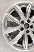Laden Sie das Bild in den Galerie-Viewer, 1x Alufelge 17 Zoll 7.0" 5x112 34ET Glanz Silber 80A601025J Audi Q5 Q3 Rim Wheel FEL9994382312gk