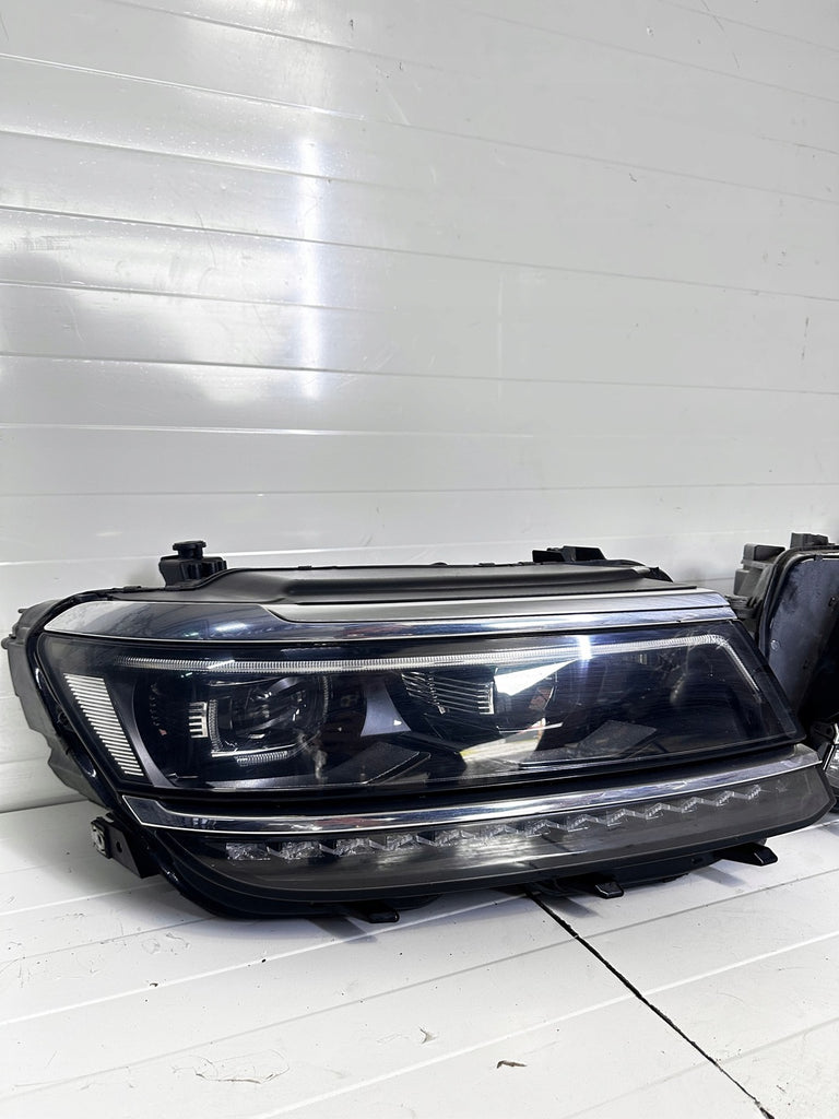 Frontscheinwerfer VW Tiguan 5NB941081A 5NB941082A LED Ein Satz Headlight