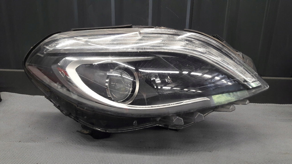 Frontscheinwerfer Mercedes-Benz W246 A2468200861 Xenon Rechts Headlight