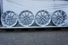 Laden Sie das Bild in den Galerie-Viewer, 4x Alufelge 17 Zoll 7.5" 5x112 27ET Silber 6868217 BMW Rim Wheel FEL1965964292ye