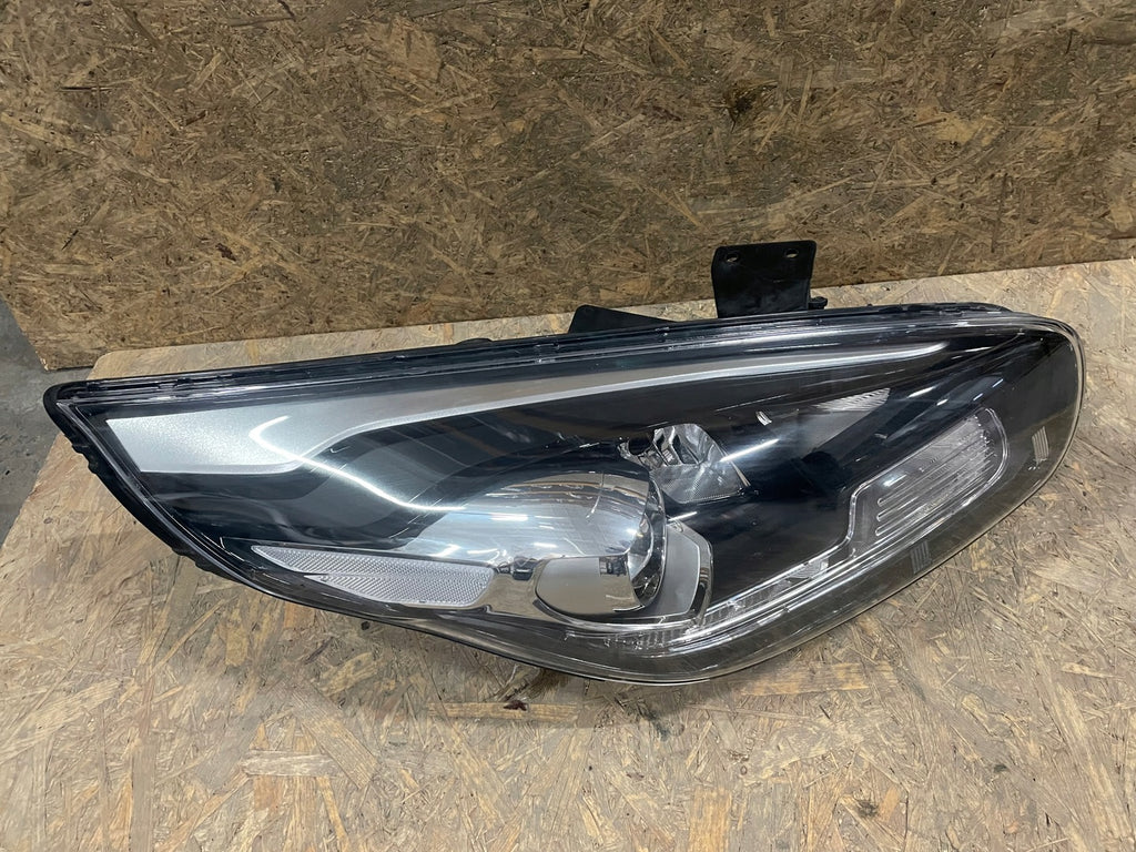 Frontscheinwerfer Kia Carens IV Xenon Rechts Scheinwerfer Headlight